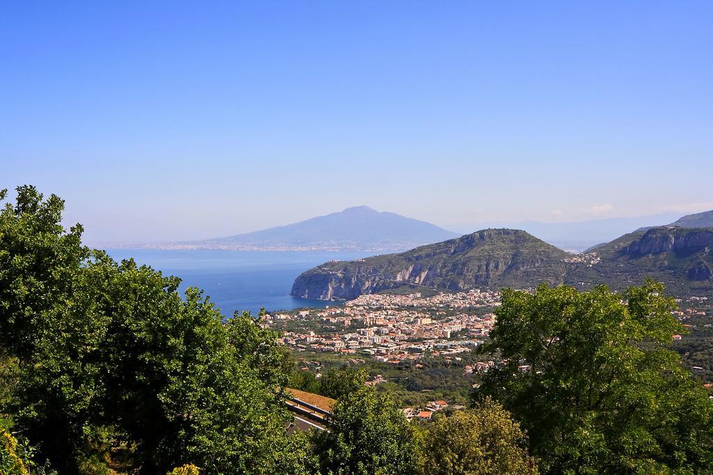 Caruso 1 By Villasandco Rentalsorrento Szoba fotó