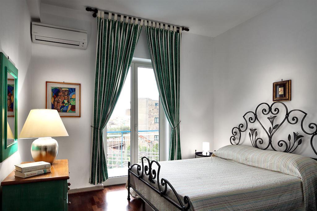Caruso 1 By Villasandco Rentalsorrento Szoba fotó